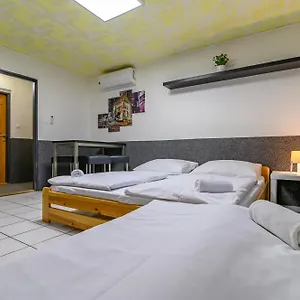 Seven Auberge de jeunesse